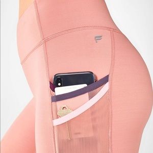 Fabletics Trinity Mid rise Crops